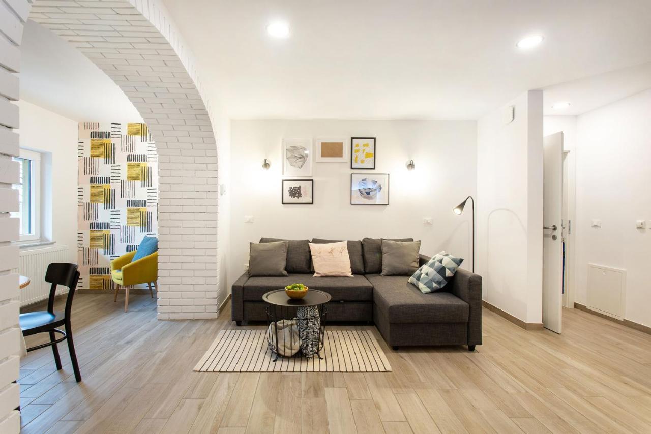 Castle Way Apartments Tamy Bled Extérieur photo